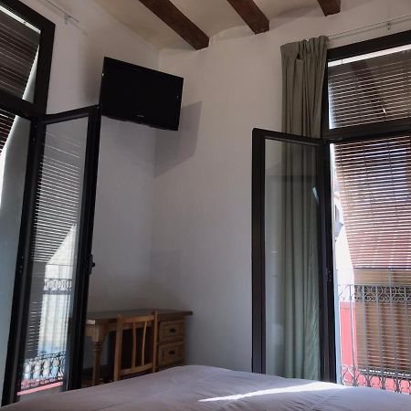 Hostal Radio Барселона Экстерьер фото