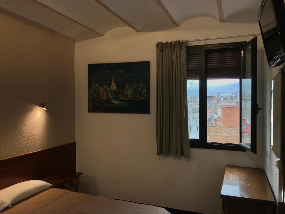 Hostal Radio Барселона Экстерьер фото
