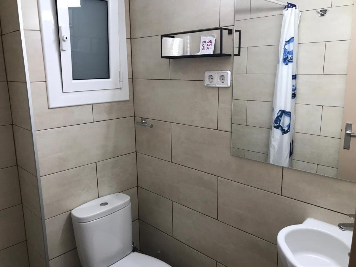 Hostal Radio Барселона Экстерьер фото