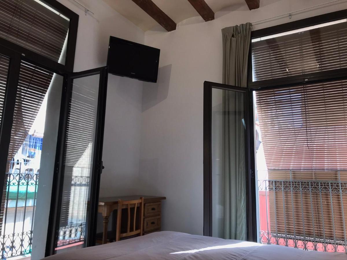 Hostal Radio Барселона Экстерьер фото